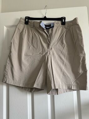 Tommy Hilfiger LSU khaki shorts